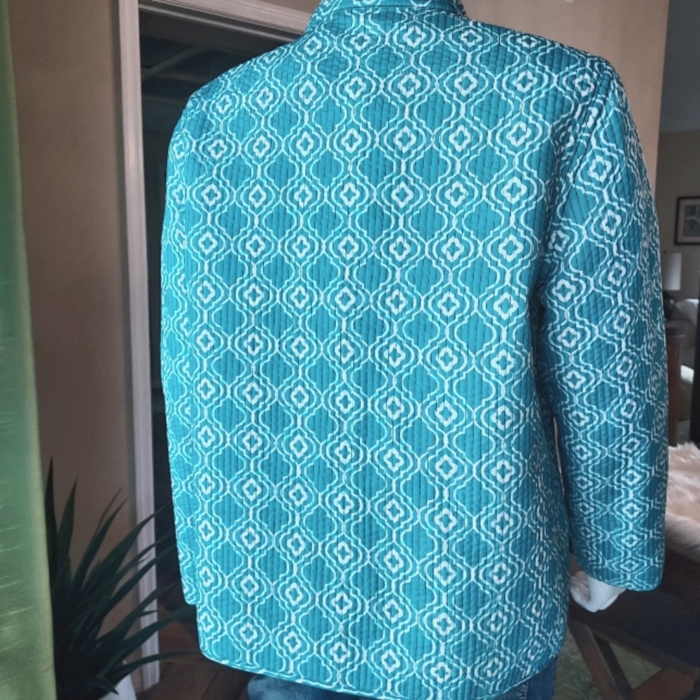 Reversible Jacket In 2 Pattern Quilted Design. - image 8
